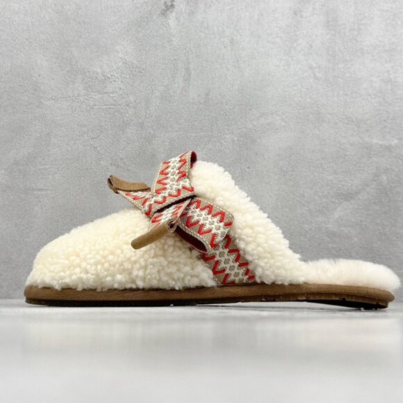 UGG White Bow Plush Slippers - Picture 2 of 9